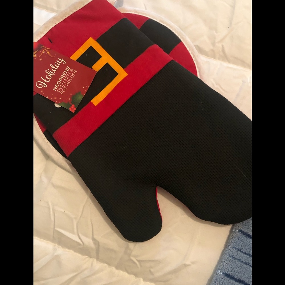 Holiday Santa Suit Mitten and Pot Holder